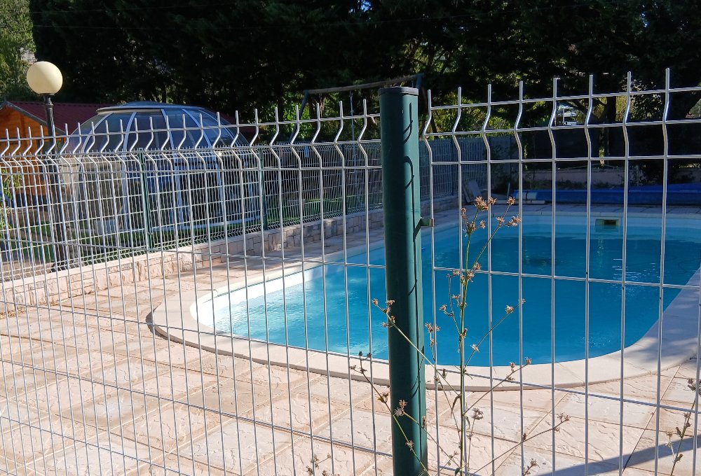 Aire camping-car  Roquebrussanne (83136) - Photo 4